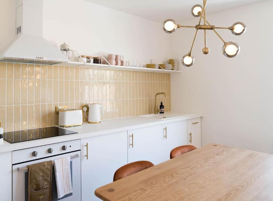 Boutique Central Margate Apt. - Edge Of Old Town! 外观 照片